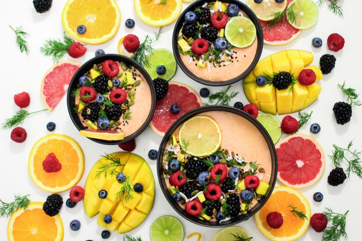 Açaí smoothie bowl met toppings