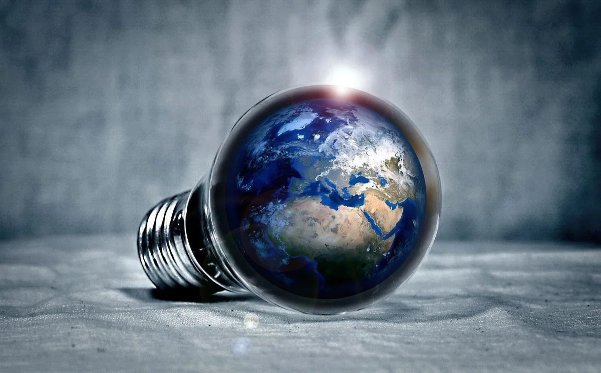 earth, planet, continents, light, pear, lightbulb, flashes, energy, energy transition, energy generation, bulbs, experiment, innovation, environmentally friendl