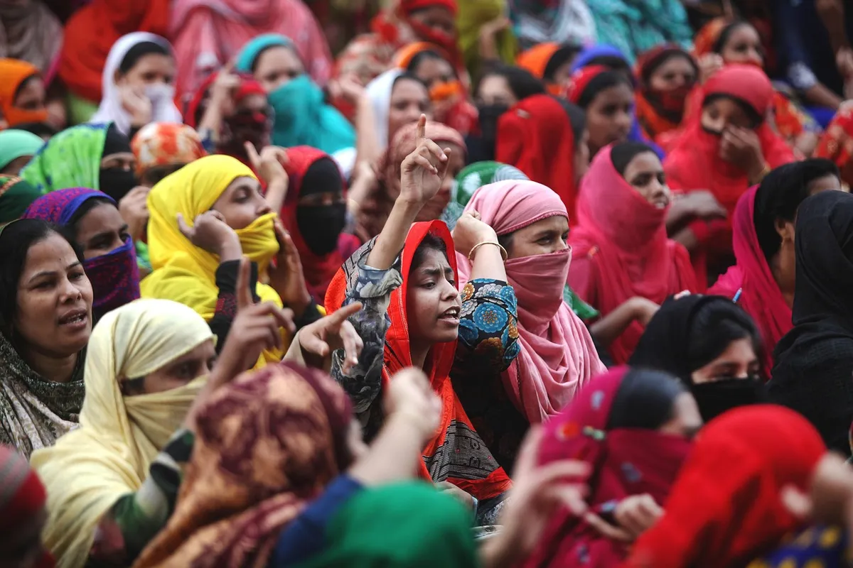 women, crowd, protest, protesters, people, protesting, garments clash, dhaka, bangladesh, women workers, female workers, women, crowd, crowd, protest, protest,