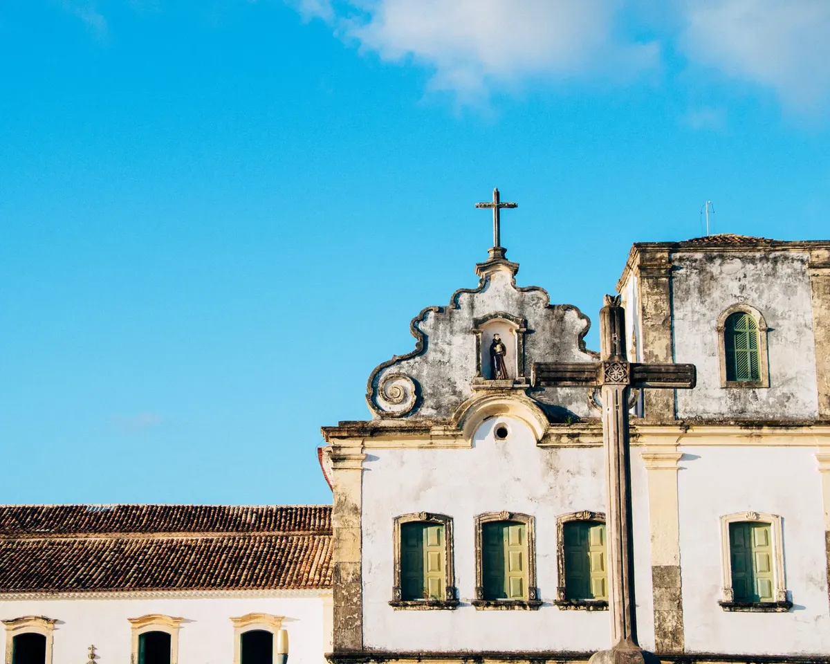 ブラジルのサンクリストーヴォにある歴史的な教会の美しい建築を探索する。