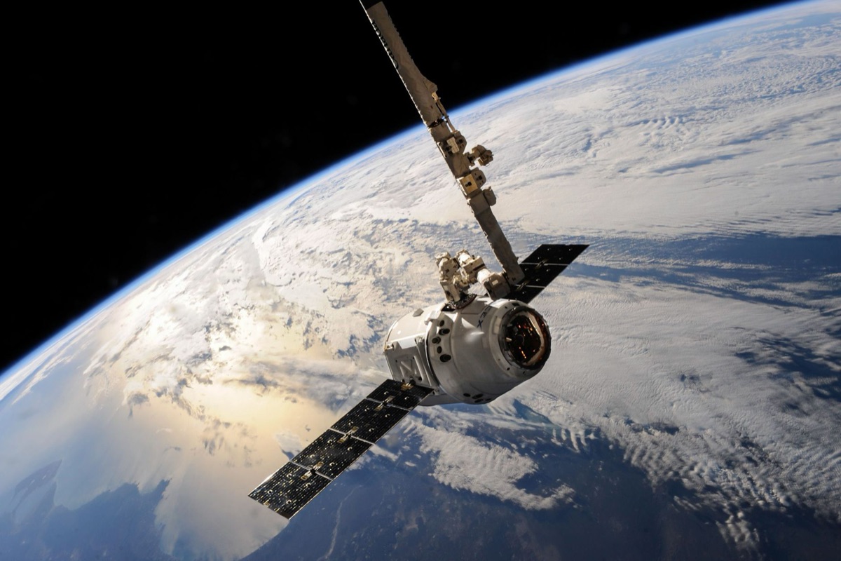 Een satellietkaart die de gebieden van ontbossing in het Amazonegebied toont.